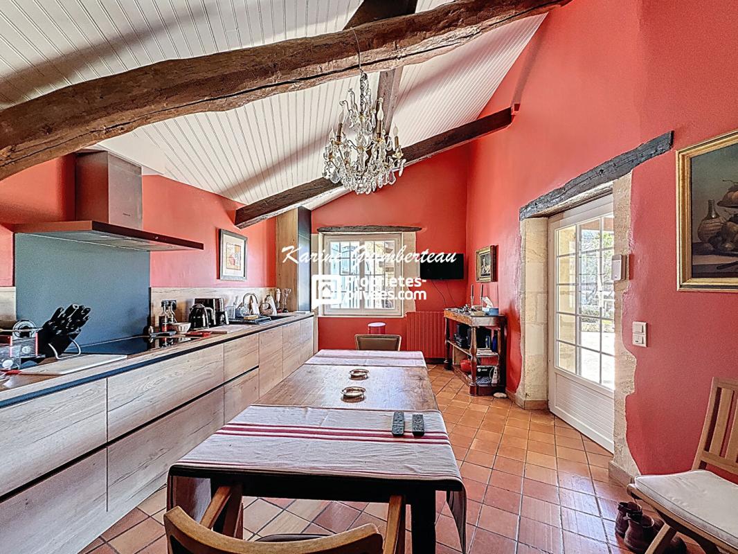 BRANNE Maison de campagne avec vue dominante + piscine + gîte 8