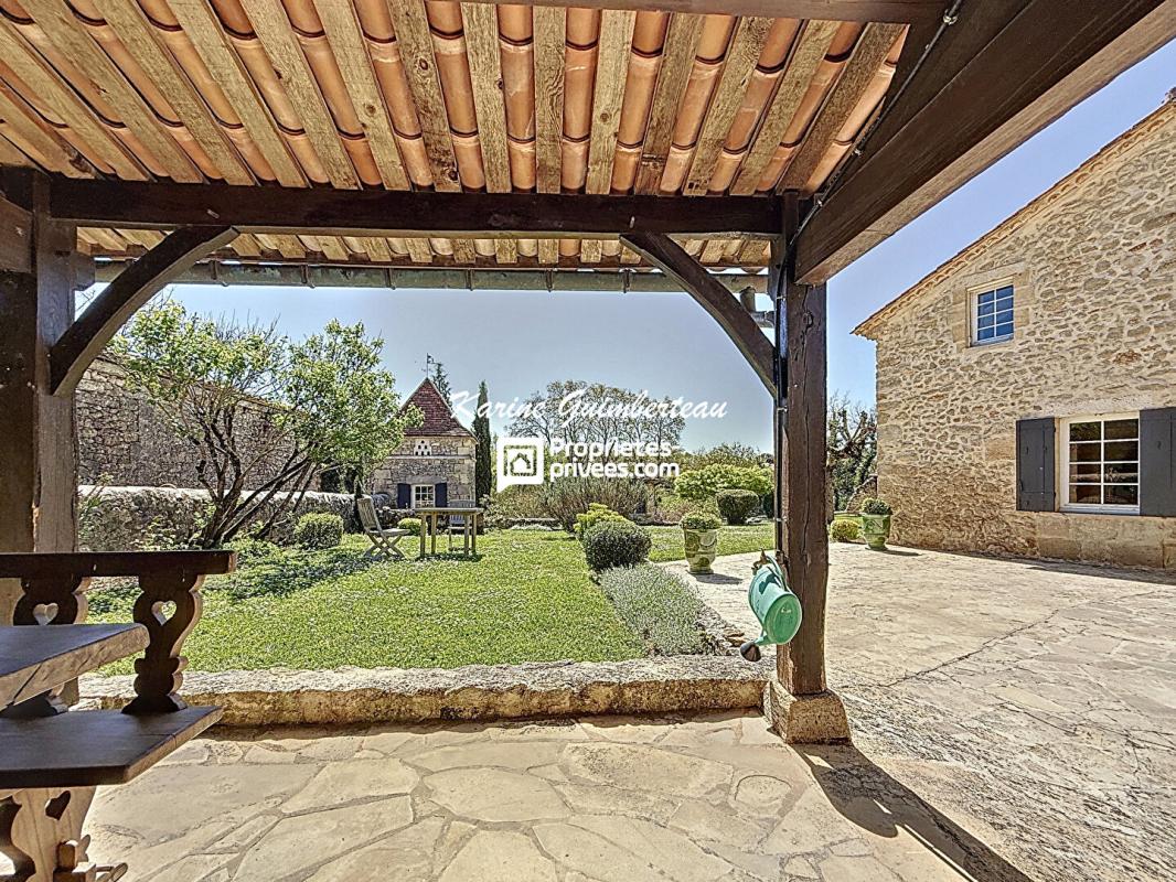 BRANNE Maison de campagne avec vue dominante + piscine + gîte 9