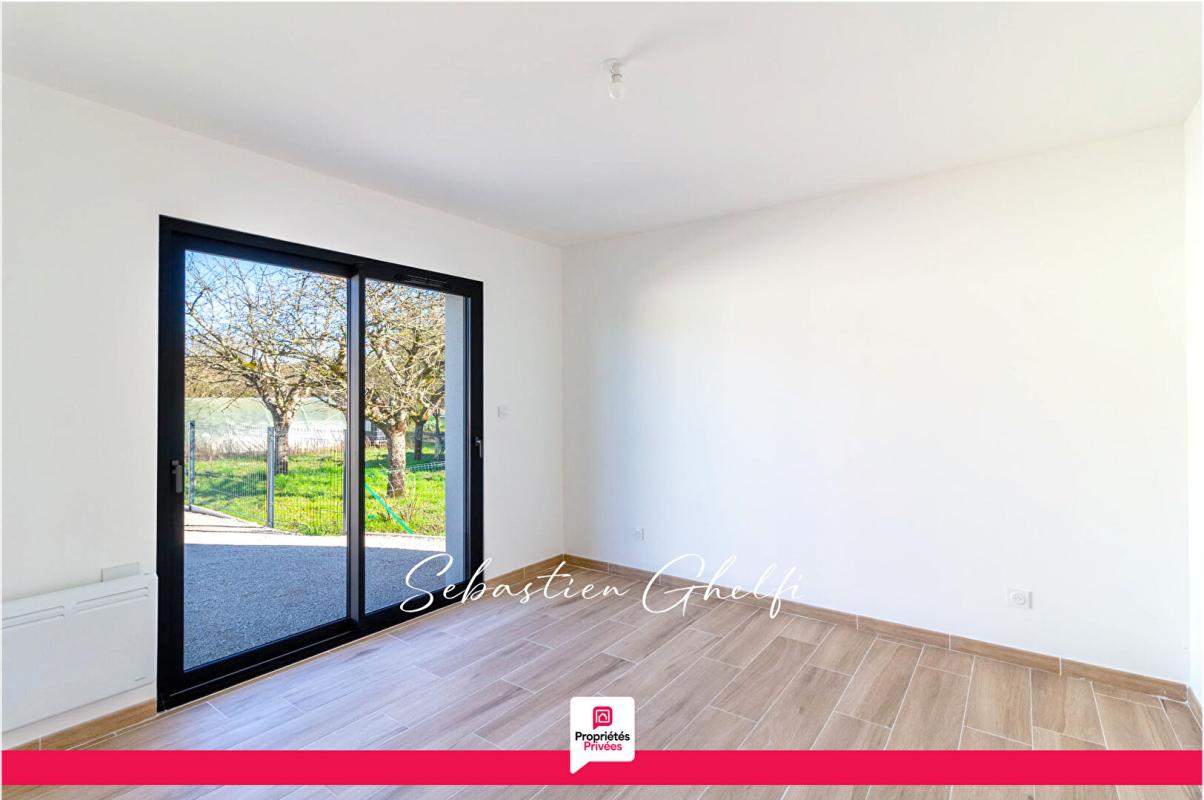 CONTRES CONTRES- belle maison de plain-pied avec 3 chambres-cellier-garage 9