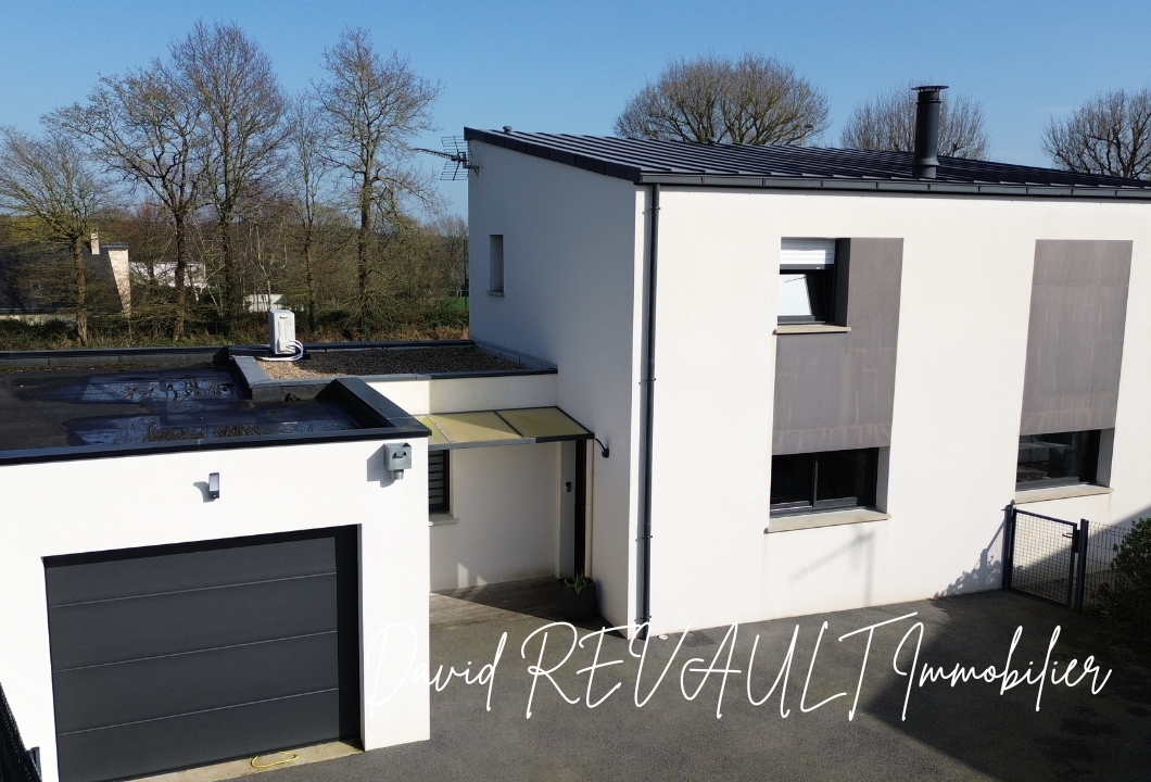 ELVEN À quelques pas du coeur vivant d'Elven, une élégante parenthèse contemporaine 9