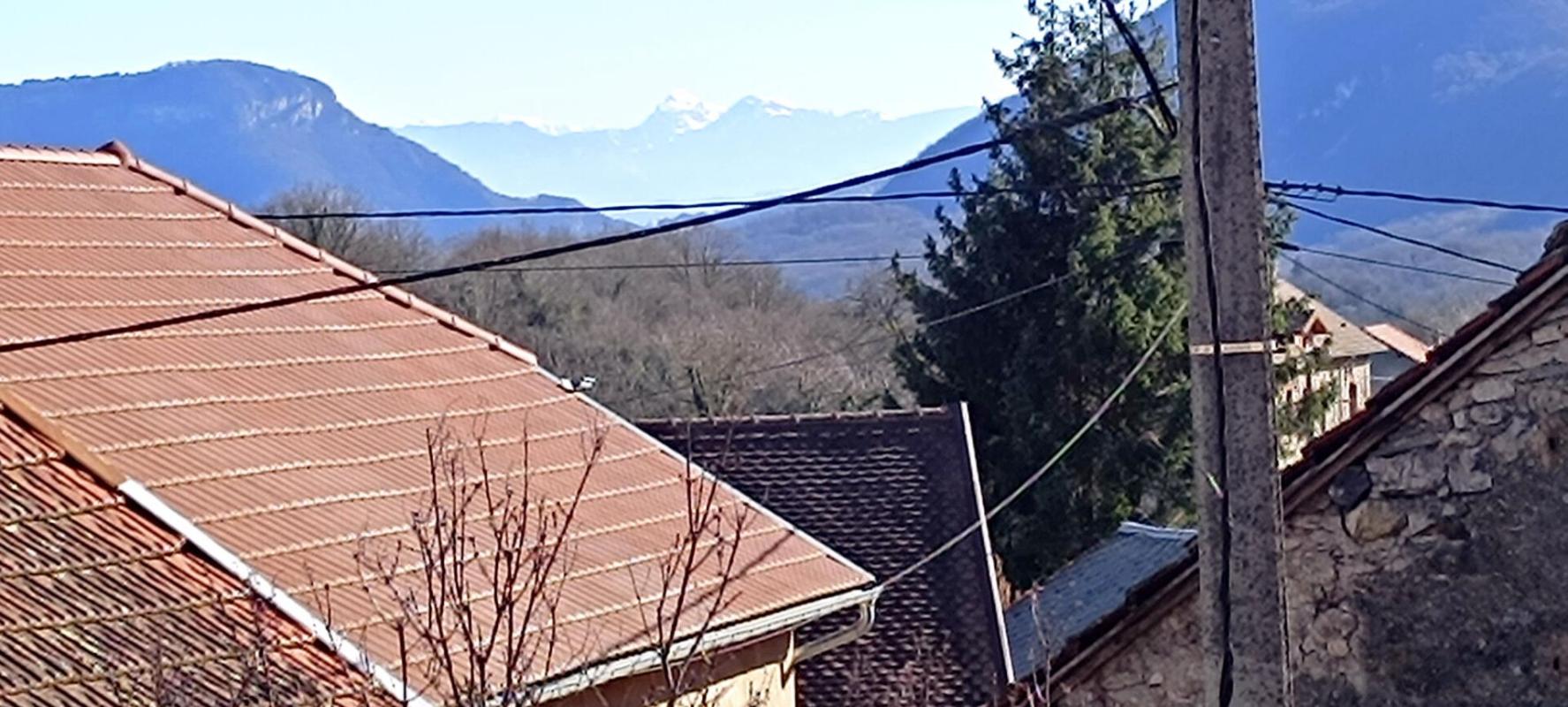 AMBLEON Longère en pierre avec dépendances  À 1h15 de Genève, 55 min de Lyon 11