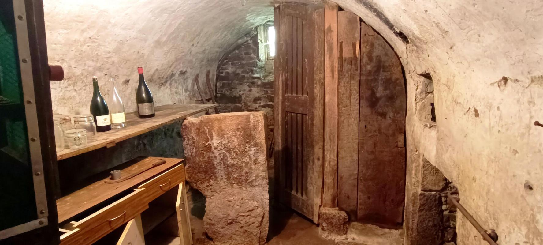 AMBLEON Longère en pierre avec dépendances  À 1h15 de Genève, 55 min de Lyon 12