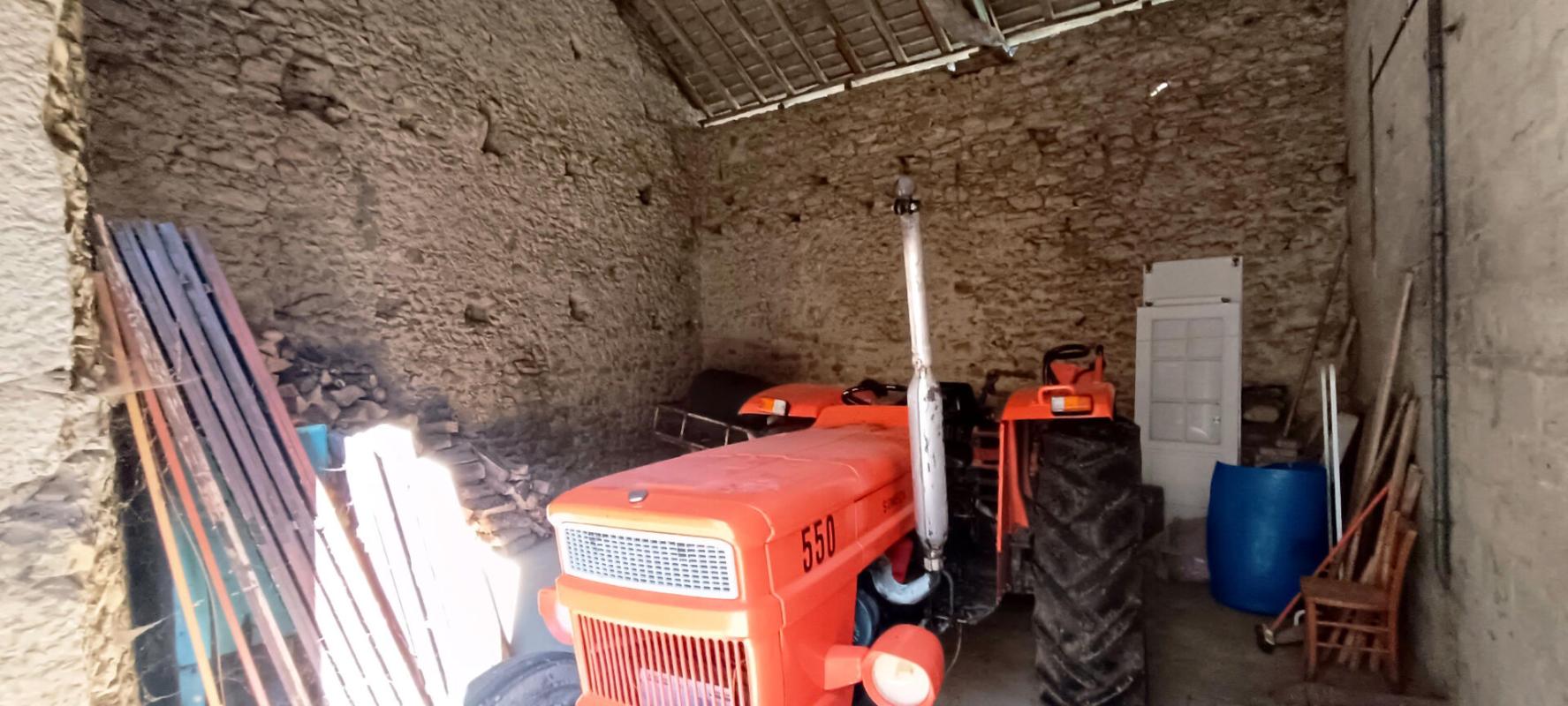 AMBLEON Longère en pierre avec dépendances  À 1h15 de Genève, 55 min de Lyon 17