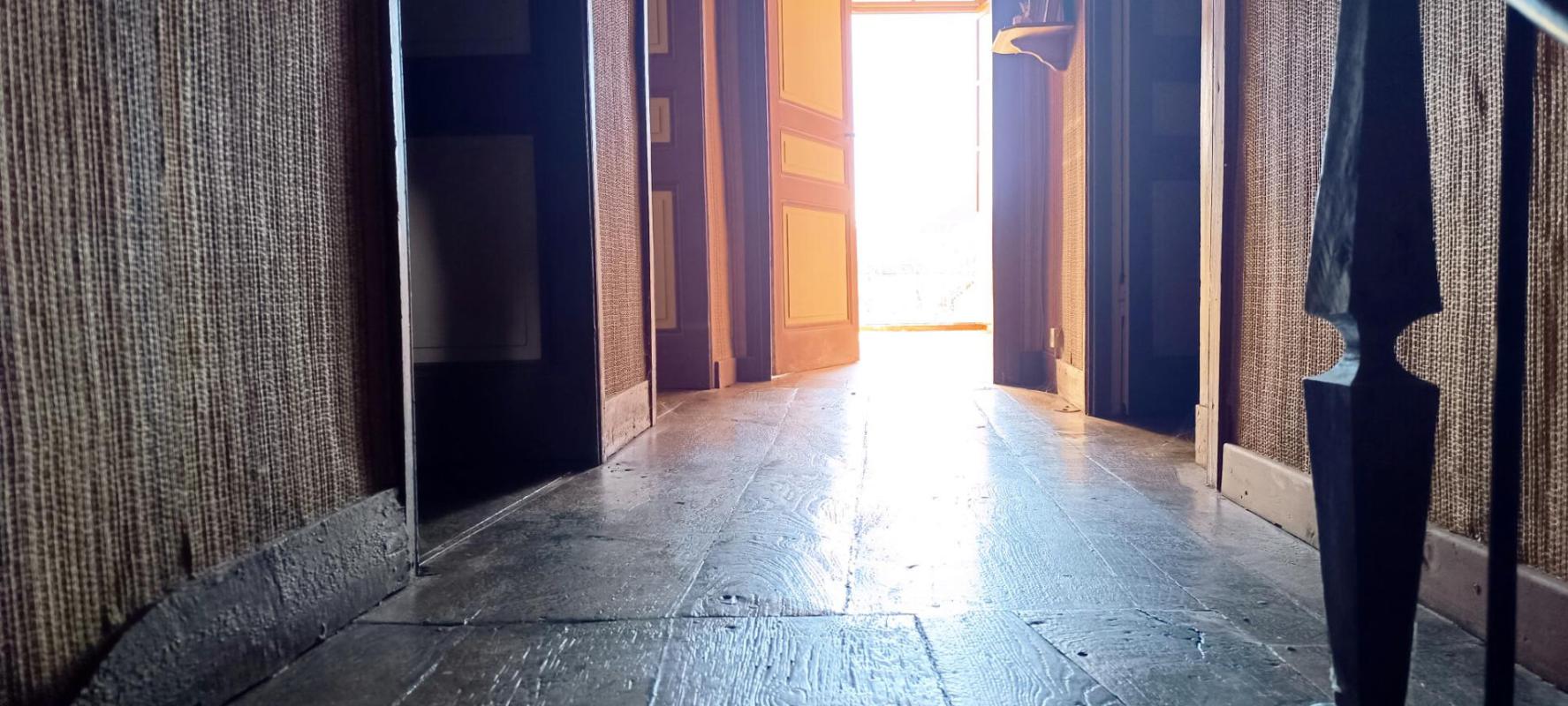 AMBLEON Longère en pierre avec dépendances  À 1h15 de Genève, 55 min de Lyon 9