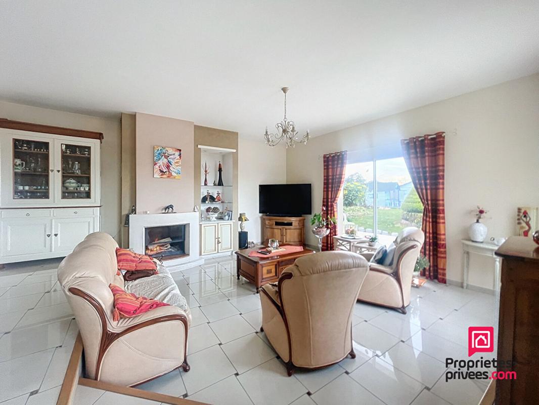 BONNETABLE Secteur Bonnétable, villa contemporaine de 230 m2 avec piscine 4