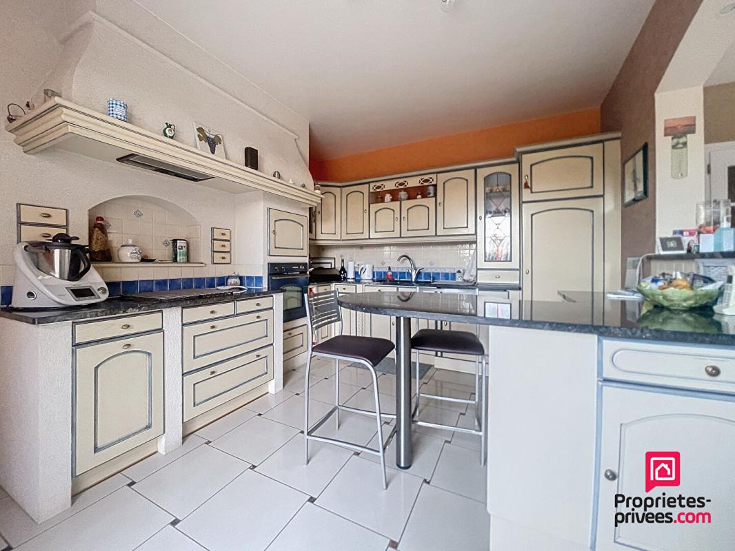 BONNETABLE Secteur Bonnétable, villa contemporaine de 230 m2 avec piscine 5