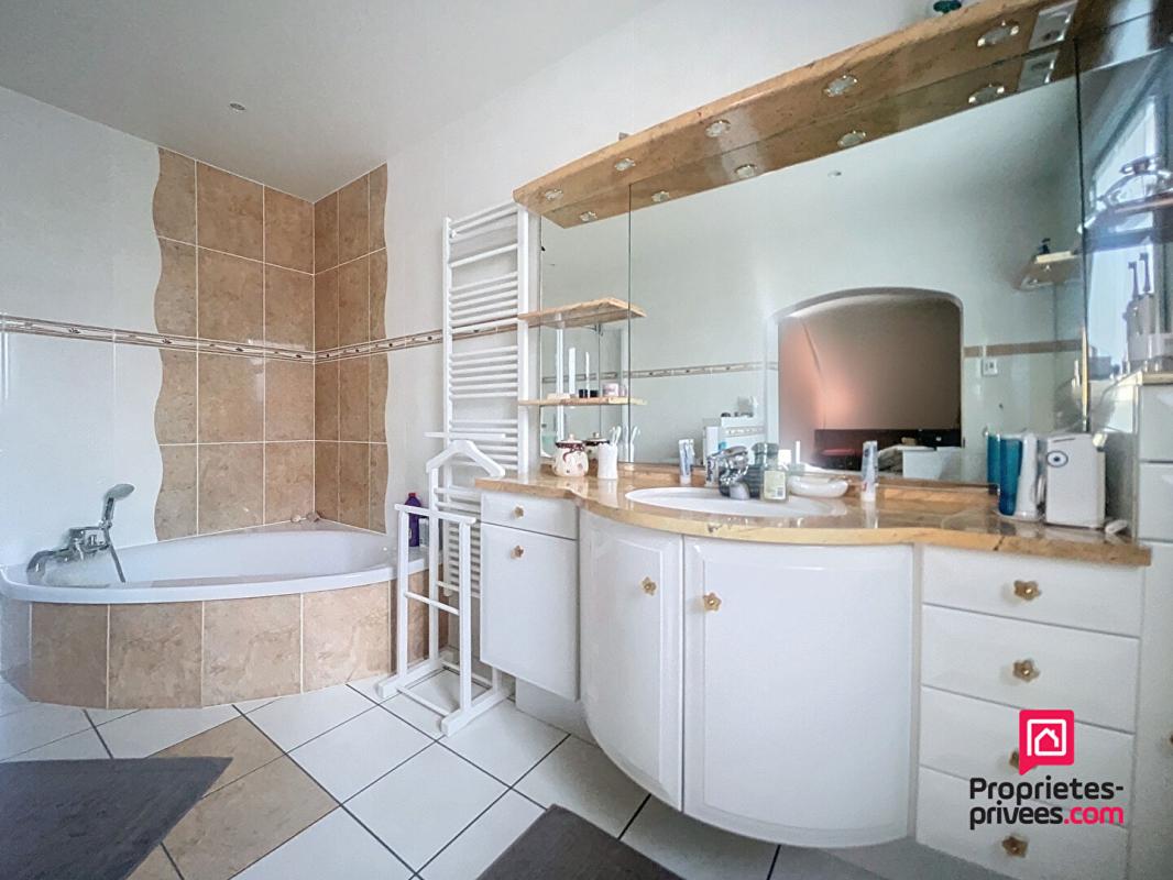 BONNETABLE Secteur Bonnétable, villa contemporaine de 230 m2 avec piscine 7