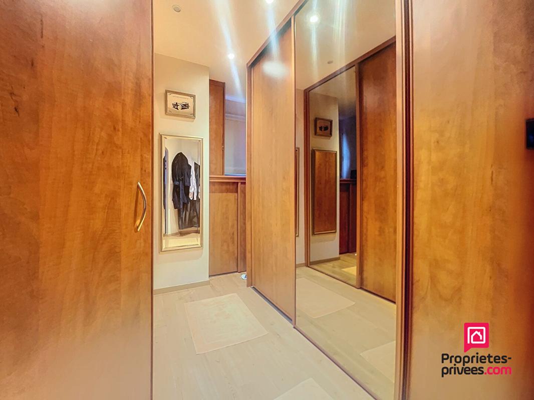 BONNETABLE Secteur Bonnétable, villa contemporaine de 230 m2 avec piscine 8