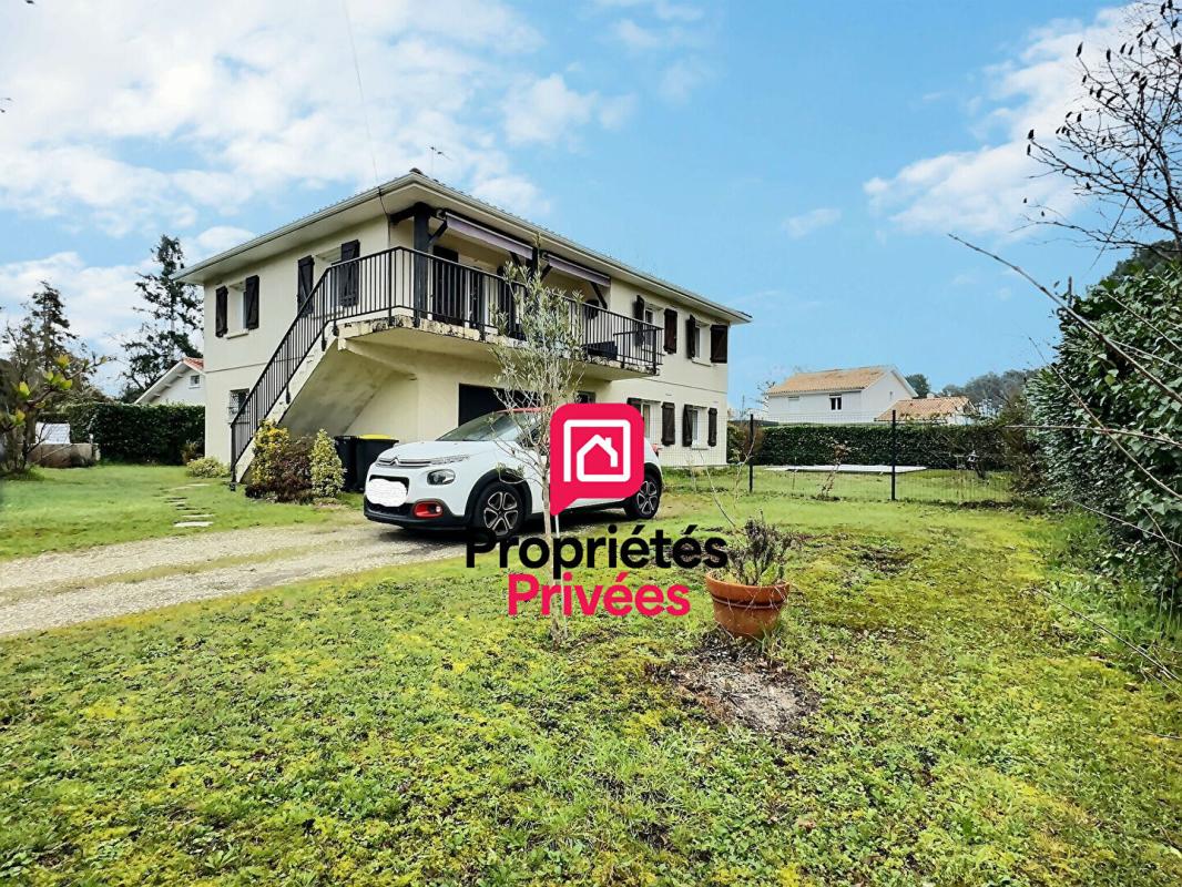 CESTAS DEPT 33 - CESTAS BOURG - Maison Cestas 6 pièce(s) 162 m2, terrasse de18m2, garage, jardin de 931m2 avec piscine 1