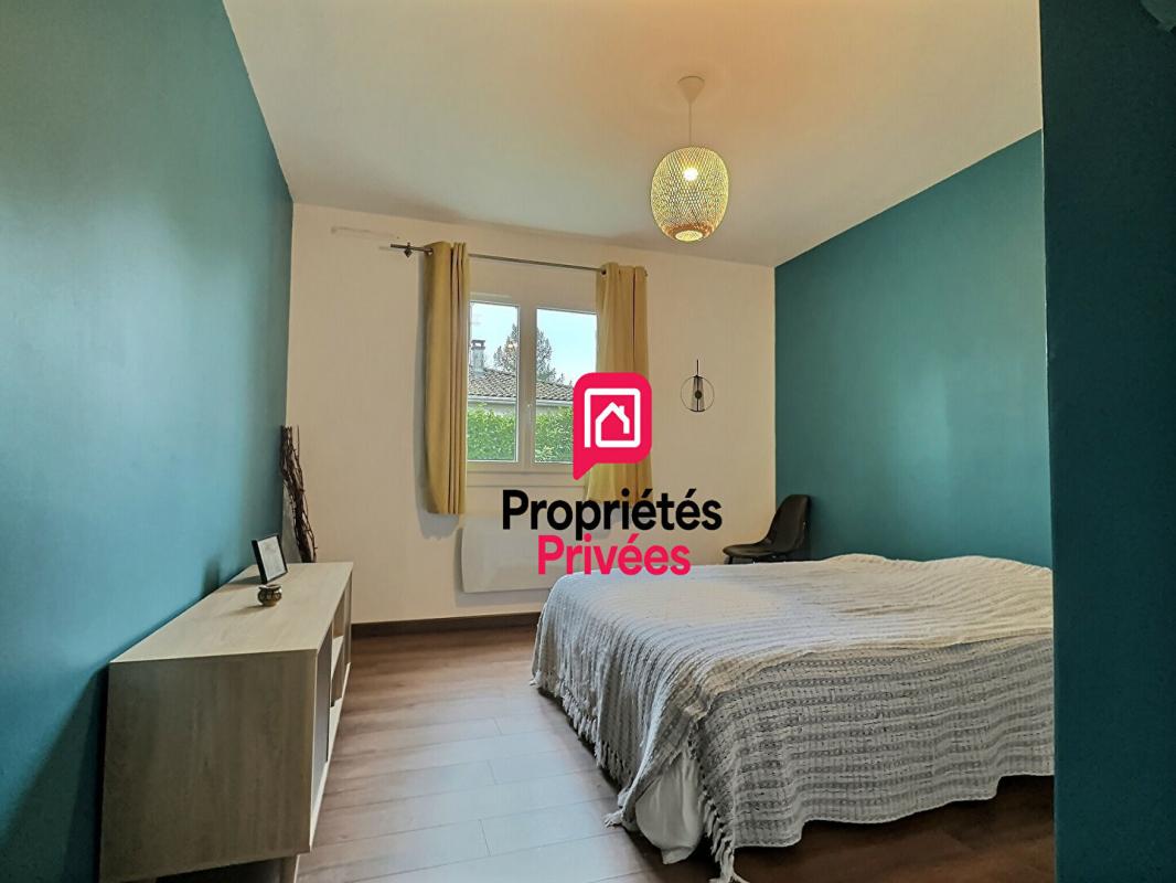 CESTAS DEPT 33 - CESTAS BOURG - Maison Cestas 6 pièce(s) 162 m2, terrasse de18m2, garage, jardin de 931m2 avec piscine 11