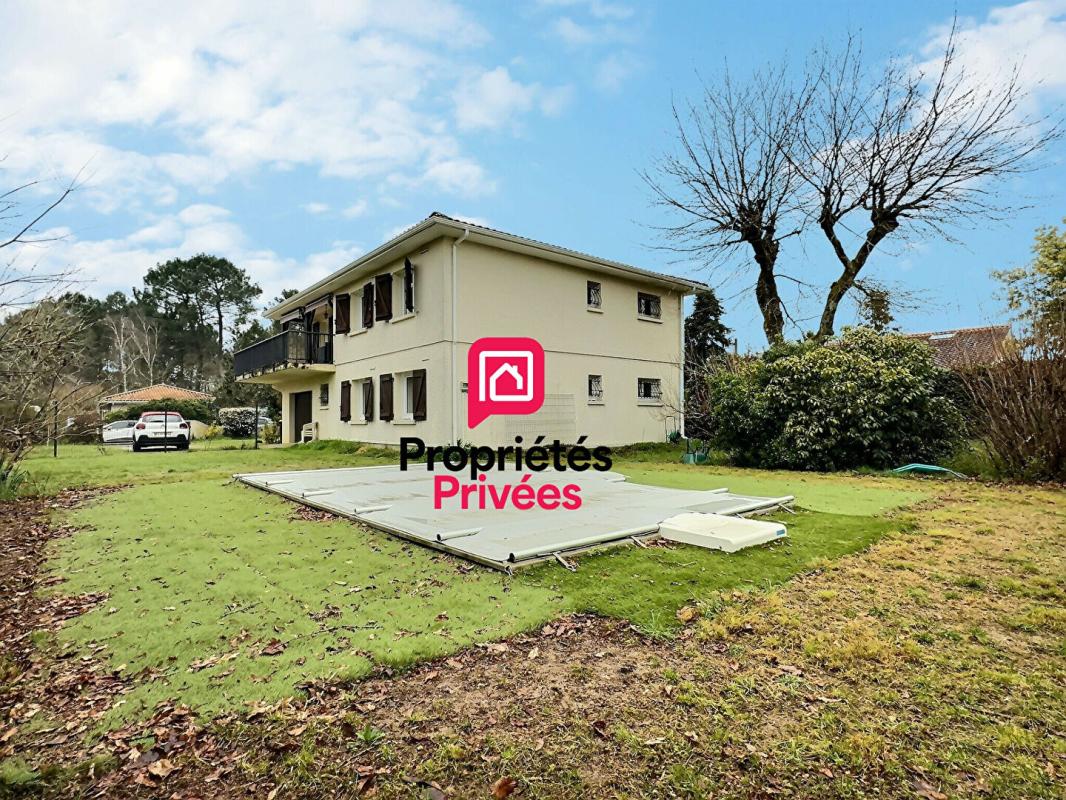 CESTAS DEPT 33 - CESTAS BOURG - Maison Cestas 6 pièce(s) 162 m2, terrasse de18m2, garage, jardin de 931m2 avec piscine 12