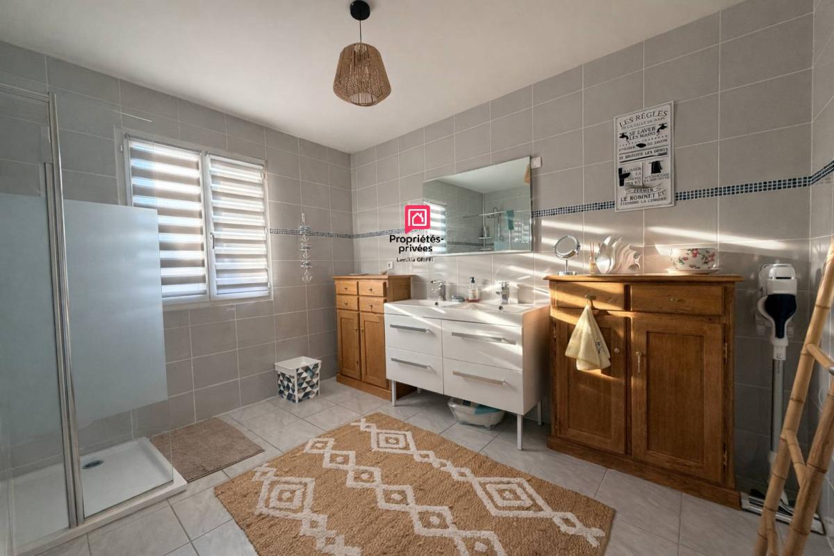 BAGNOLS-SUR-CEZE Maison Bagnols Sur Ceze 5 pièce(s) 144 m2 15