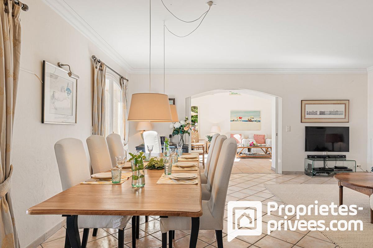 PEYMEINADE Villa de plain-pied avec grand garage au calme et vue dégagée 4