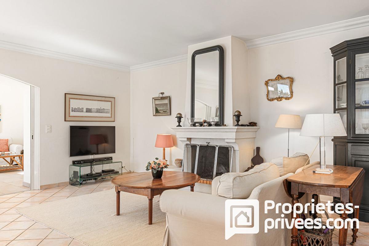 PEYMEINADE Villa de plain-pied avec grand garage au calme et vue dégagée 8