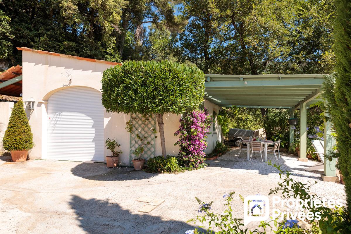 PEYMEINADE Villa de plain-pied avec grand garage et piscine au calme et vue dégagée 14