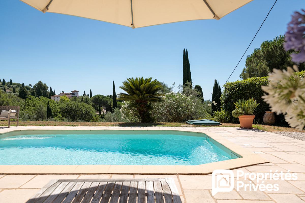 PEYMEINADE Villa de plain-pied avec grand garage et piscine au calme et vue dégagée 17