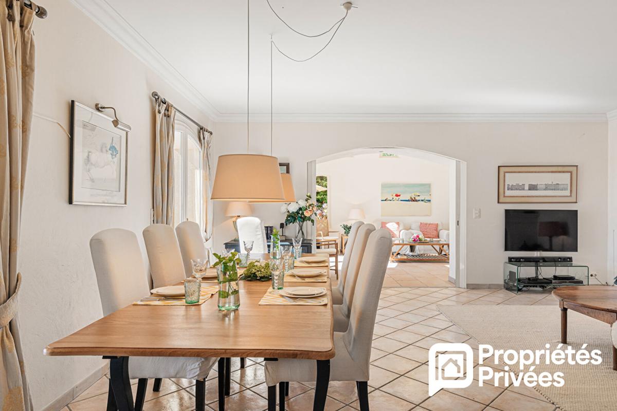 PEYMEINADE Villa de plain-pied avec grand garage et piscine au calme et vue dégagée 7