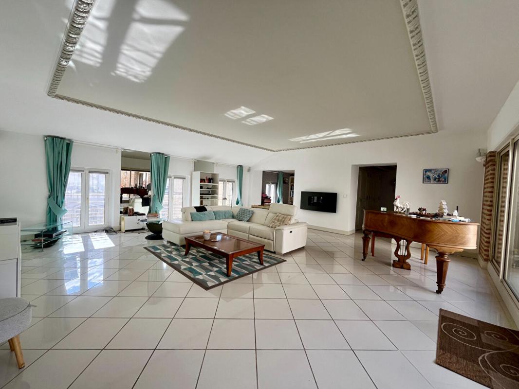 AGEN Appartement T5 de 235m² - Hyper Centre d'Agen 6
