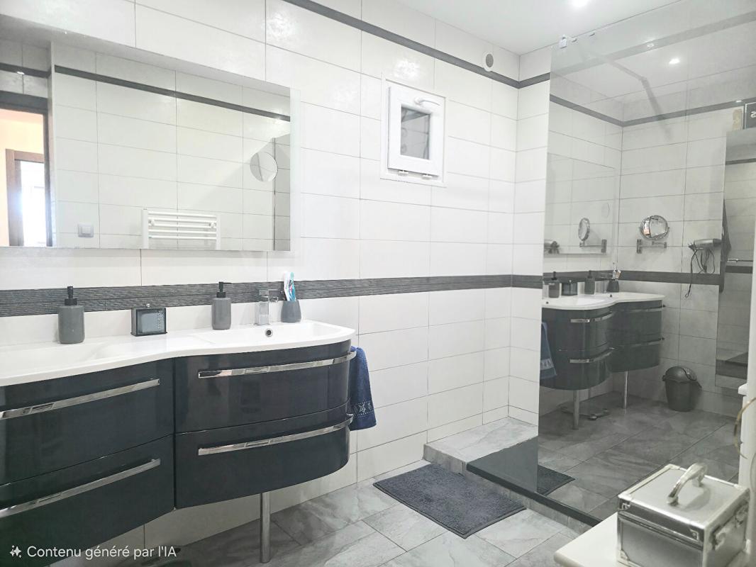 LA SEYNE-SUR-MER Propriété d'Exception avec Vue Mer Panoramique ? 262 m² de Prestige à La Seyne-sur-Mer 5