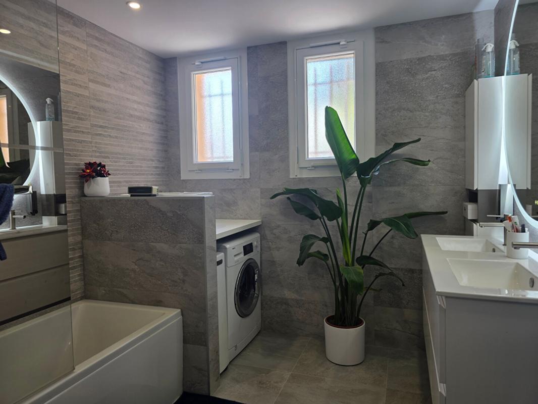 LA SEYNE-SUR-MER Propriété d'Exception avec Vue Mer Panoramique  262 m² de Prestige à La Seyne-sur-Mer 9