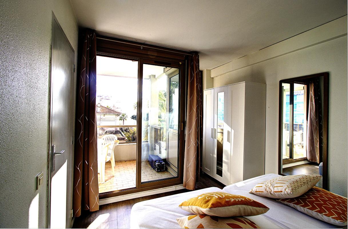 JUAN LES PINS Juan les Pins Amiral Courbet - Appartement 2 pièces avec vue sur la Méditerranée 5