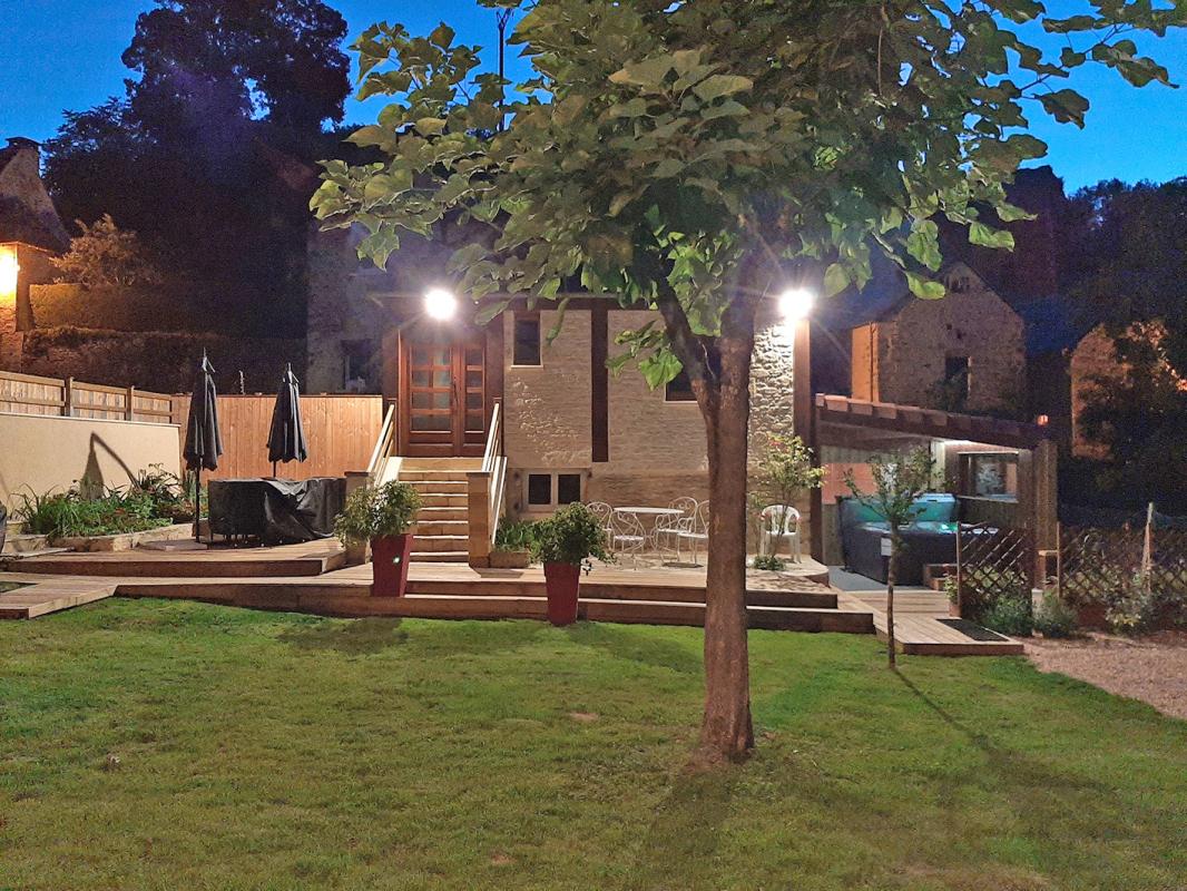 SALIGNAC-EYVIGUES Maison Salignac Eyvignes 12 pièce(s) 103 m2 5