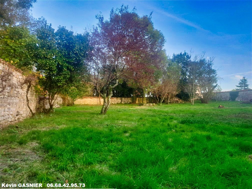 CHAMPNIERS CHAMPNIERS (16430) : Terrain constructible proche zone commerciale 4