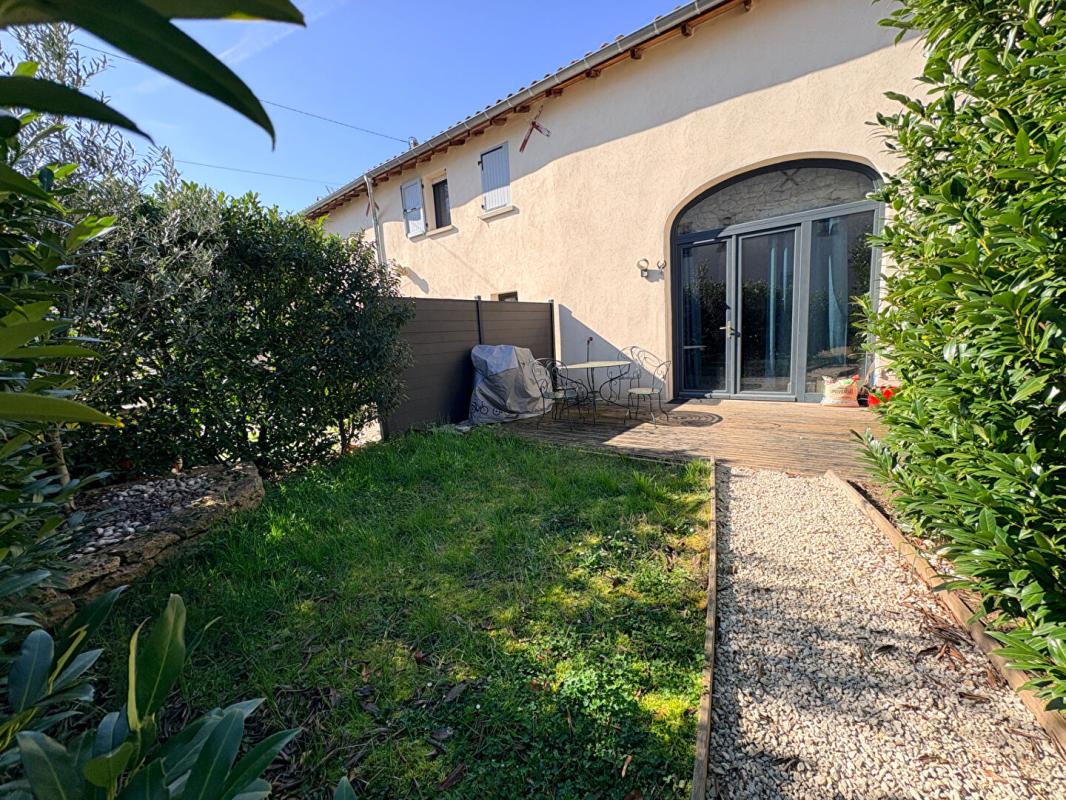 ARNAS Appartement 3 pièces en duplex avec jardin 1