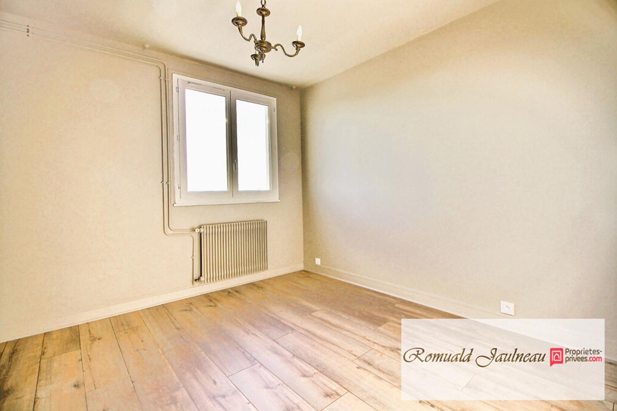 LUCE Appartement à Lucé T4 de 74 m2 4