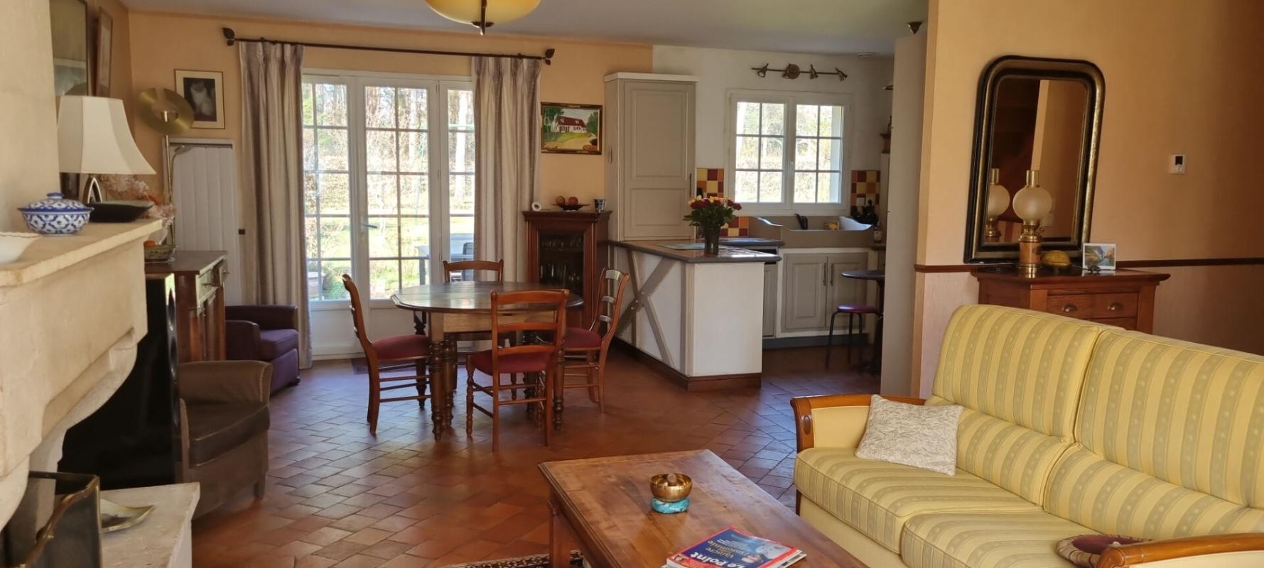 LES BORDES Maison 4 chambres, et magnifique séjour 5