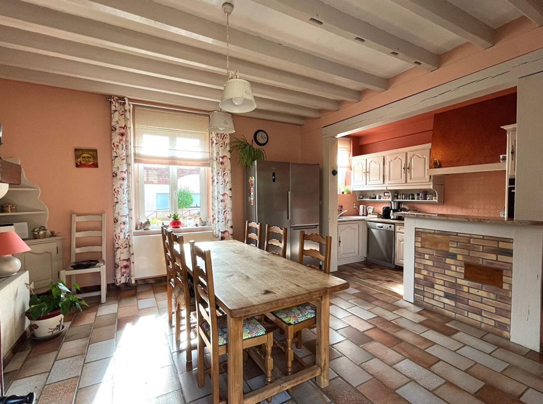 GIFFAUMONT-CHAMPAUBERT Superbe Maison de Village, Villa ou Propriété de Charme de 239 m² Entièrement Rénovée, avec sa Piscine chauffée, Poolhouse, Garage, Terrain de Pétanque, Dépendances et Terrain Clos et Arboré de 2874 m² 2