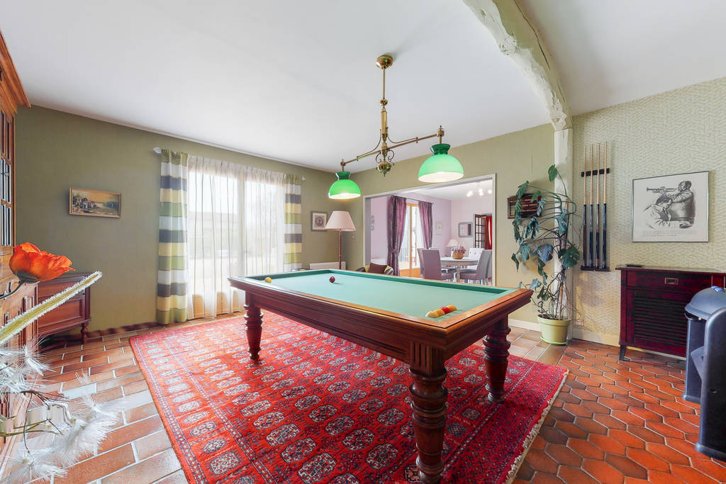 GIFFAUMONT-CHAMPAUBERT Superbe Maison de Village, Villa ou Propriété de Charme de 239 m² Entièrement Rénovée, avec sa Piscine chauffée, Poolhouse, Garage, Terrain de Pétanque, Dépendances et Terrain Clos et Arboré de 2874 m² 4