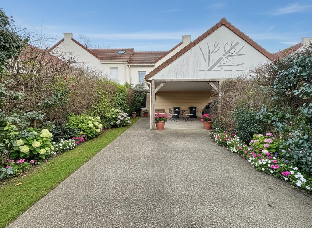 SAINTE-GENEVIEVE-DES-BOIS Maison Sainte Genevieve Des Bois 5 pièces 80 m2 1