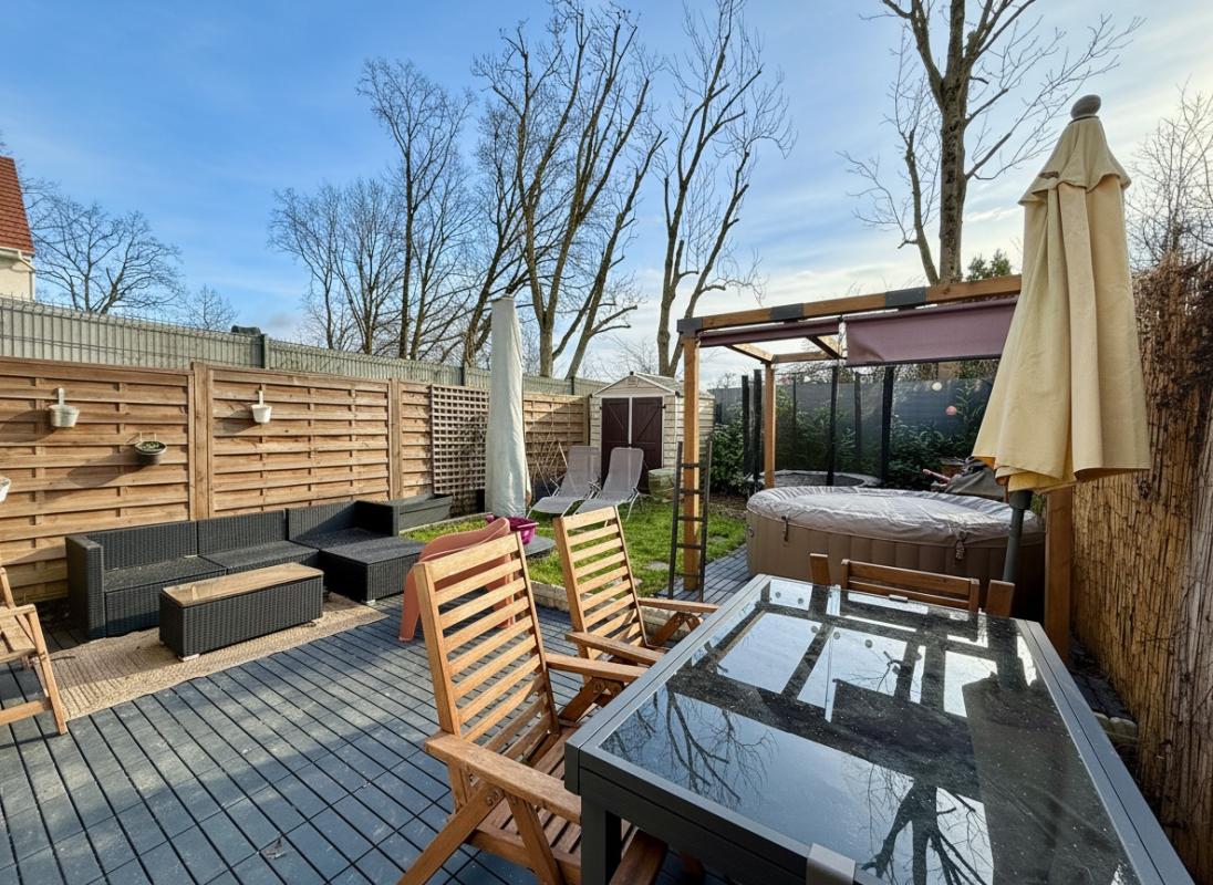 SAINTE-GENEVIEVE-DES-BOIS Maison Sainte Genevieve Des Bois 5 pièces 80 m2 12