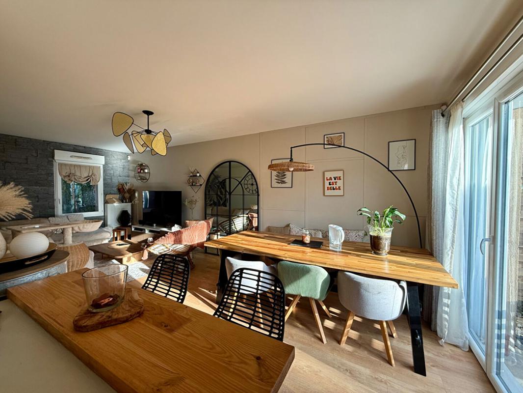 SAINTE-GENEVIEVE-DES-BOIS Maison Sainte Genevieve Des Bois 5 pièces 80 m2 2