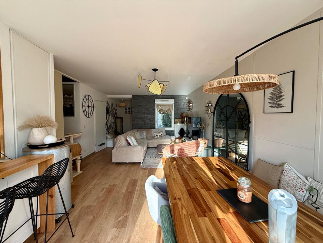 SAINTE-GENEVIEVE-DES-BOIS Maison Sainte Genevieve Des Bois 5 pièces 80 m2 5