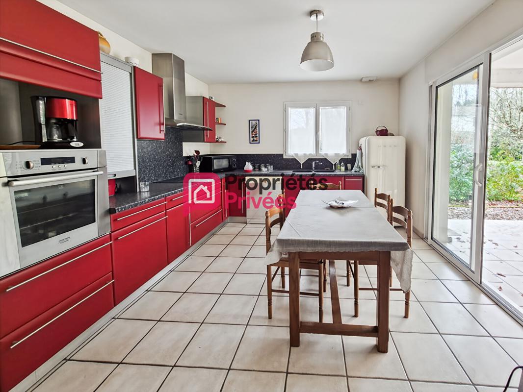 BAZAS Maison de plain-pied 140 m² ,6 pièces, garage, dépendance et jardin 10