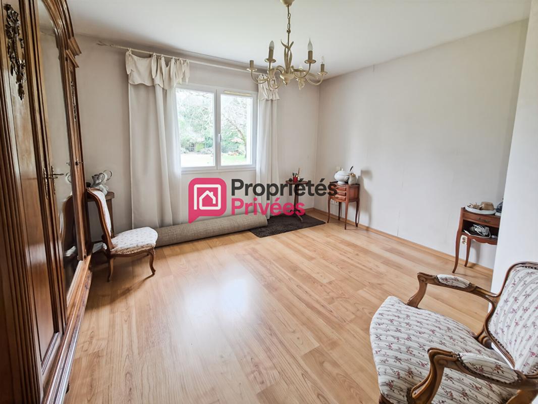 BAZAS Maison de plain-pied 140 m² ,6 pièces, garage, dépendance et jardin 13