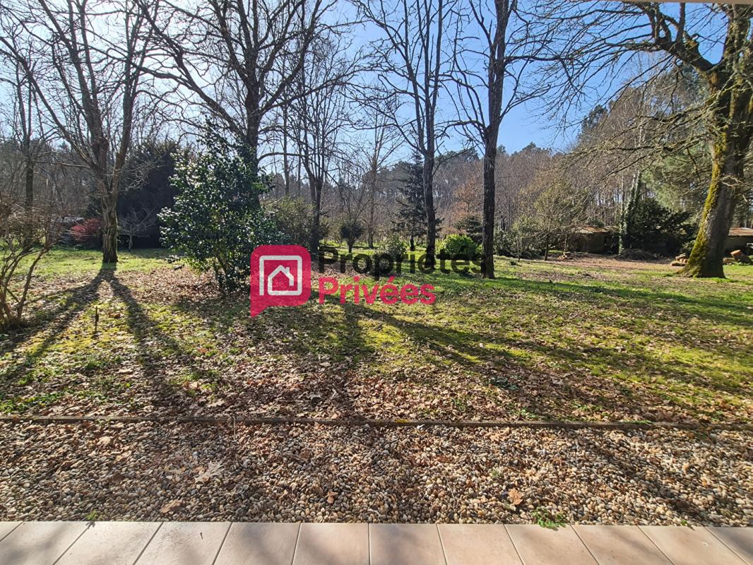 BAZAS Maison de plain-pied 140 m² ,6 pièces, garage, dépendance et jardin 5