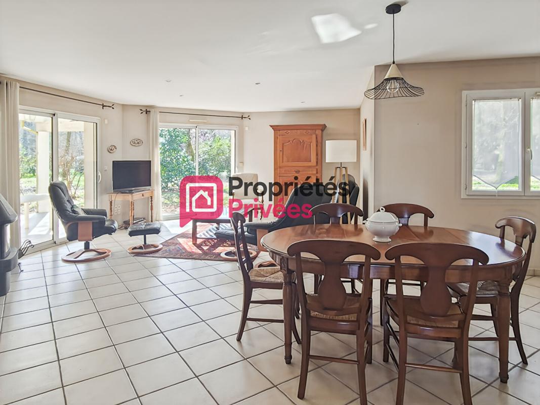 BAZAS Maison de plain-pied 140 m² ,6 pièces, garage, dépendance et jardin 8