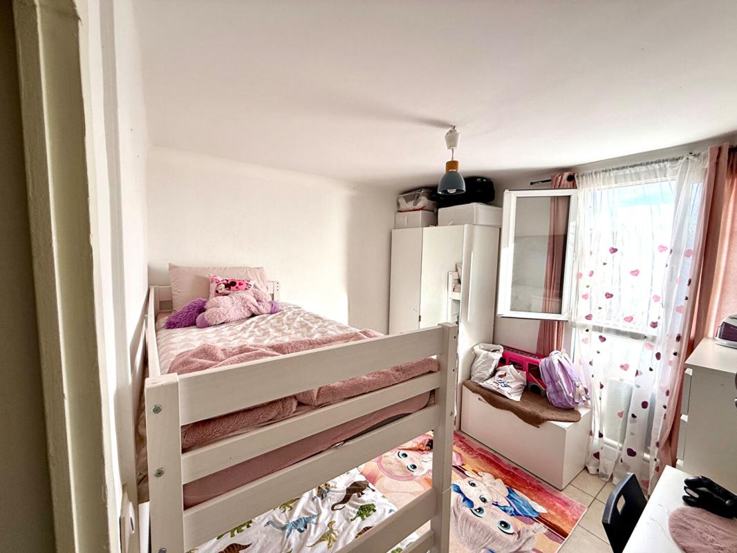 MARSEILLE-15E-ARRONDISSEMENT Appartement T3, vendu avec locataire 7