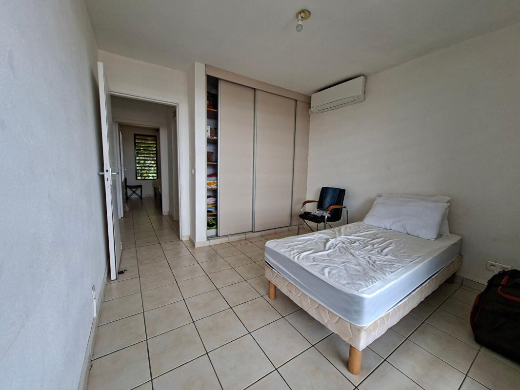 CAYENNE BADUEL 3 pièce(s) 65 m2 + varangue 14 m2 10