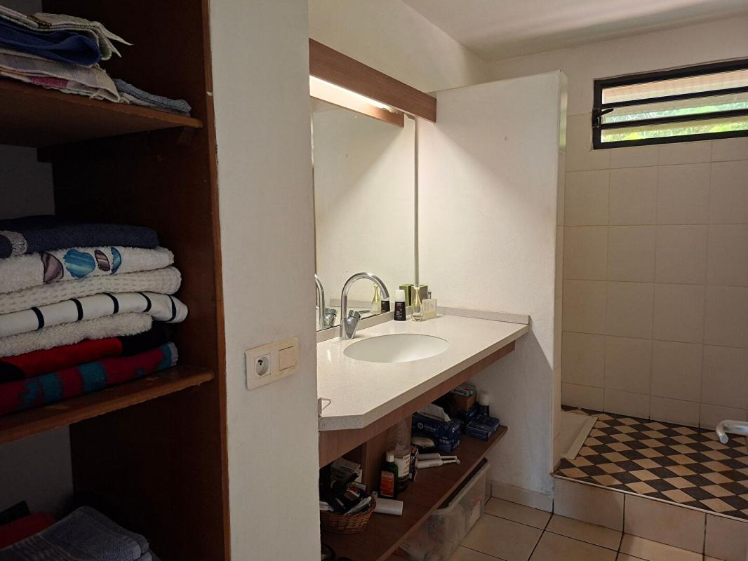 CAYENNE BADUEL 3 pièce(s) 65 m2 + varangue 14 m2 12