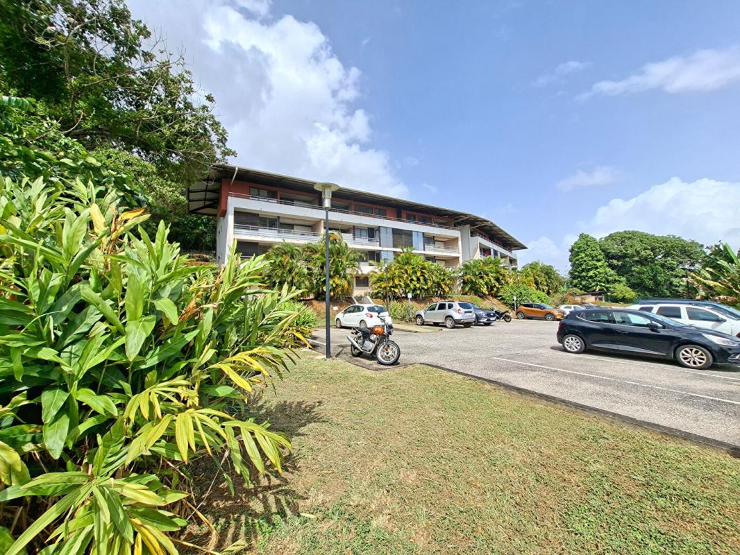 CAYENNE BADUEL 3 pièce(s) 65 m2 + varangue 14 m2 3