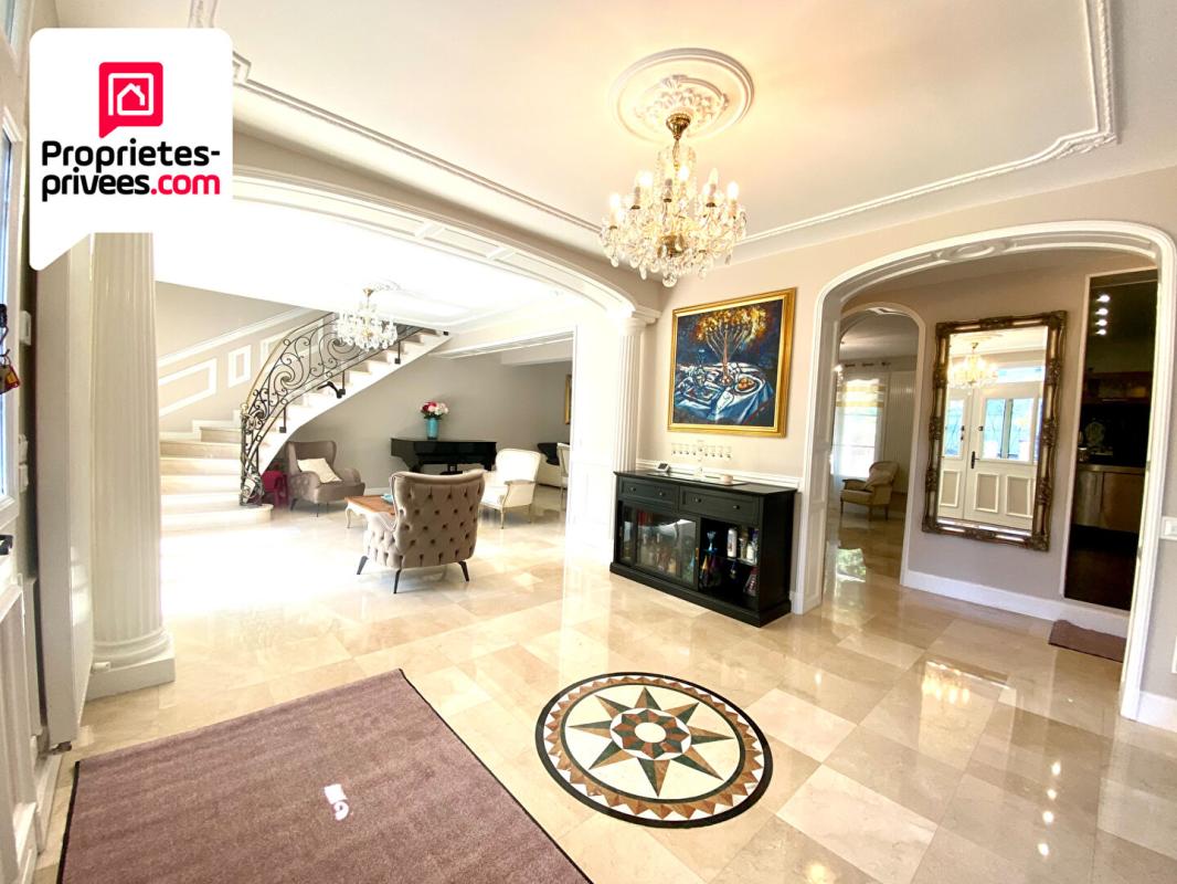 MONTMORENCY Demeure de prestige Montmorency 264 m2 2