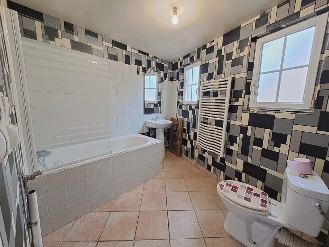 SAINT-GOBAIN Maison Saint Gobain 6 pièce(s) 5