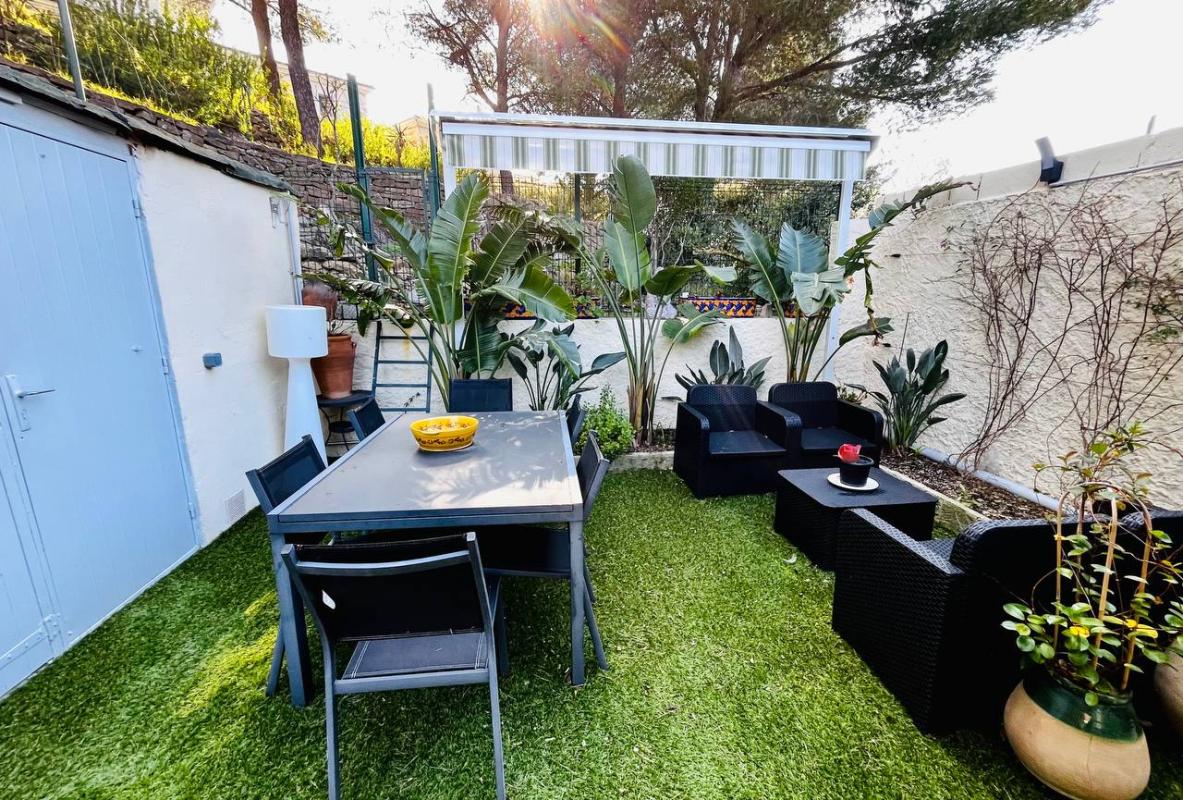 BANDOL maison 2 chambres place de parking et cave 12