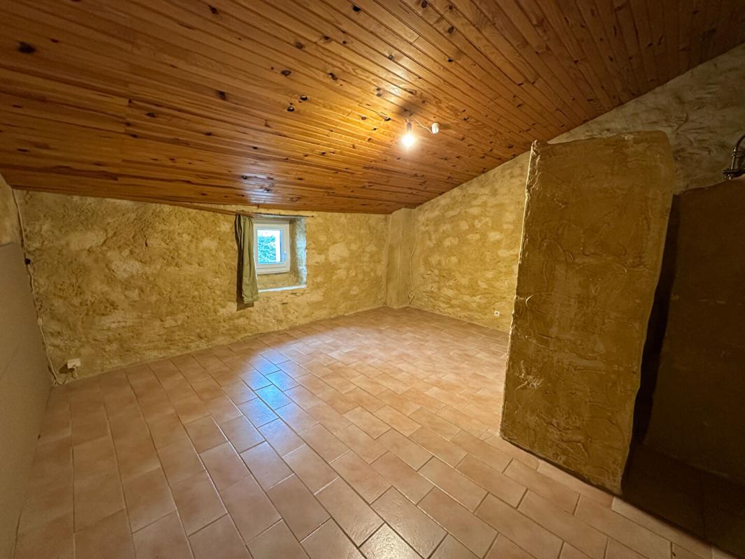 LABLACHERE Maison de caractère avec piscine 13