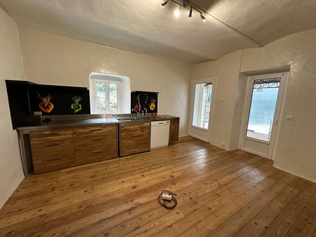 LABLACHERE Maison de caractère avec piscine 14