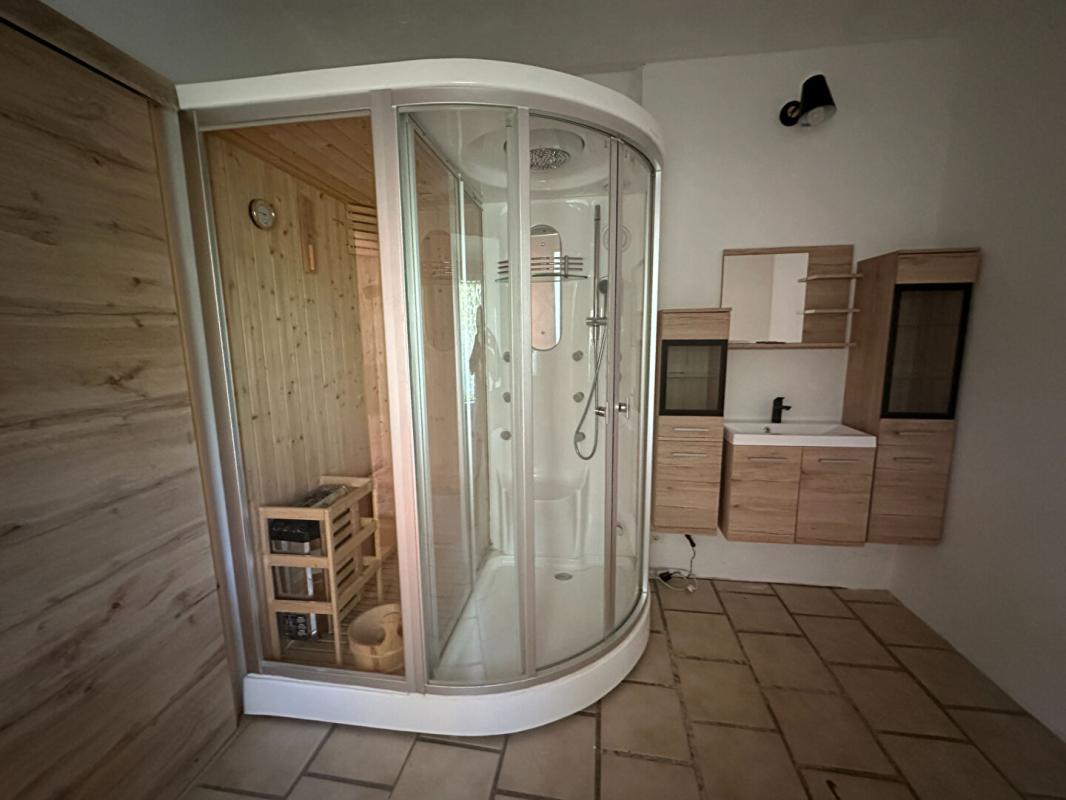 LABLACHERE Maison de caractère avec piscine 16